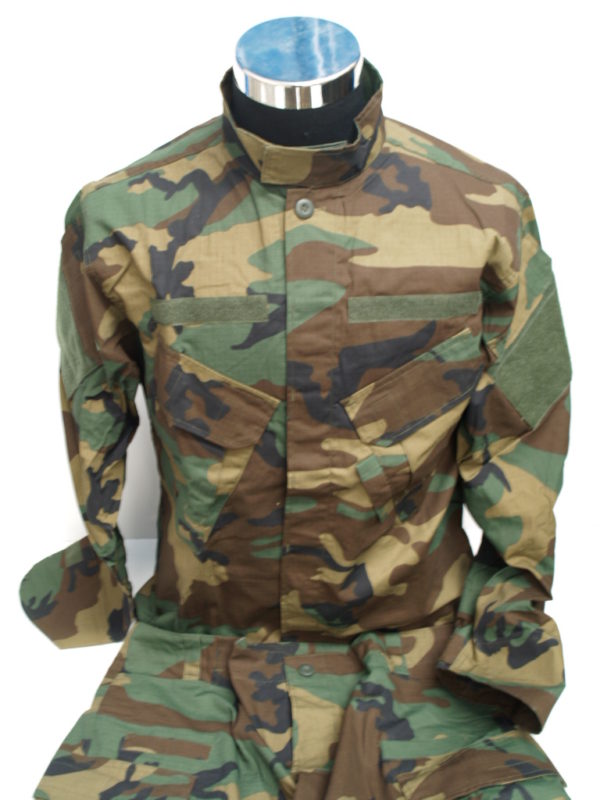 UNIFORME WOODLAND TALLA L